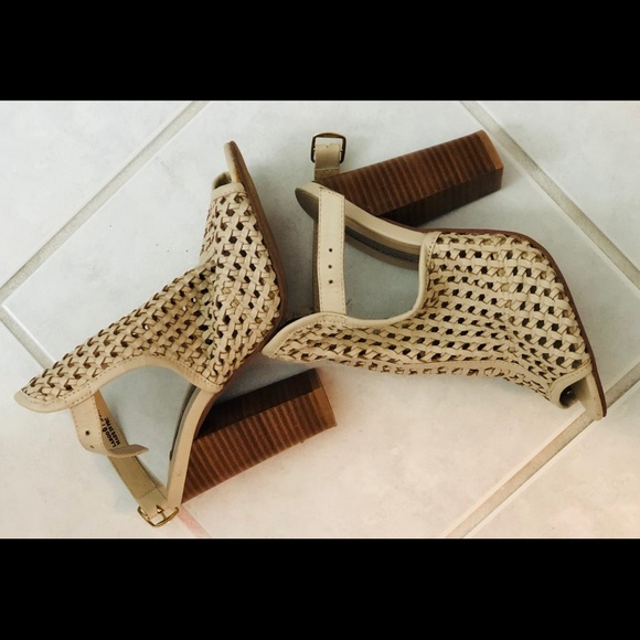 Kristin Cavallari Heels - Picture 2 of 5